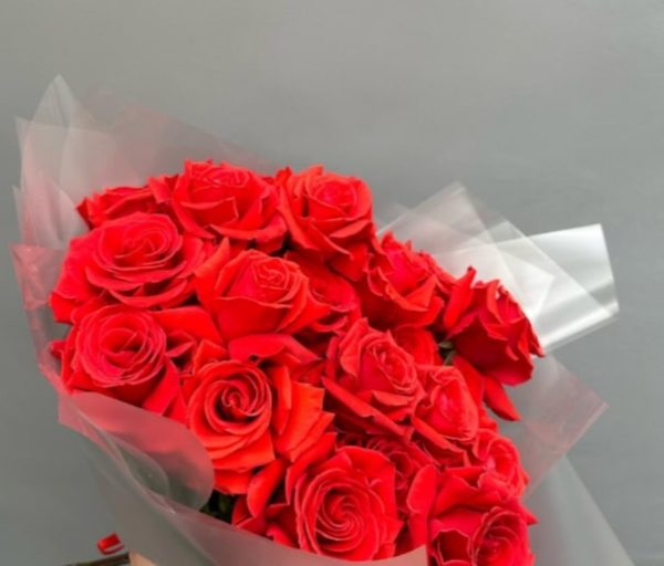 Bouquet with 18 red roses
